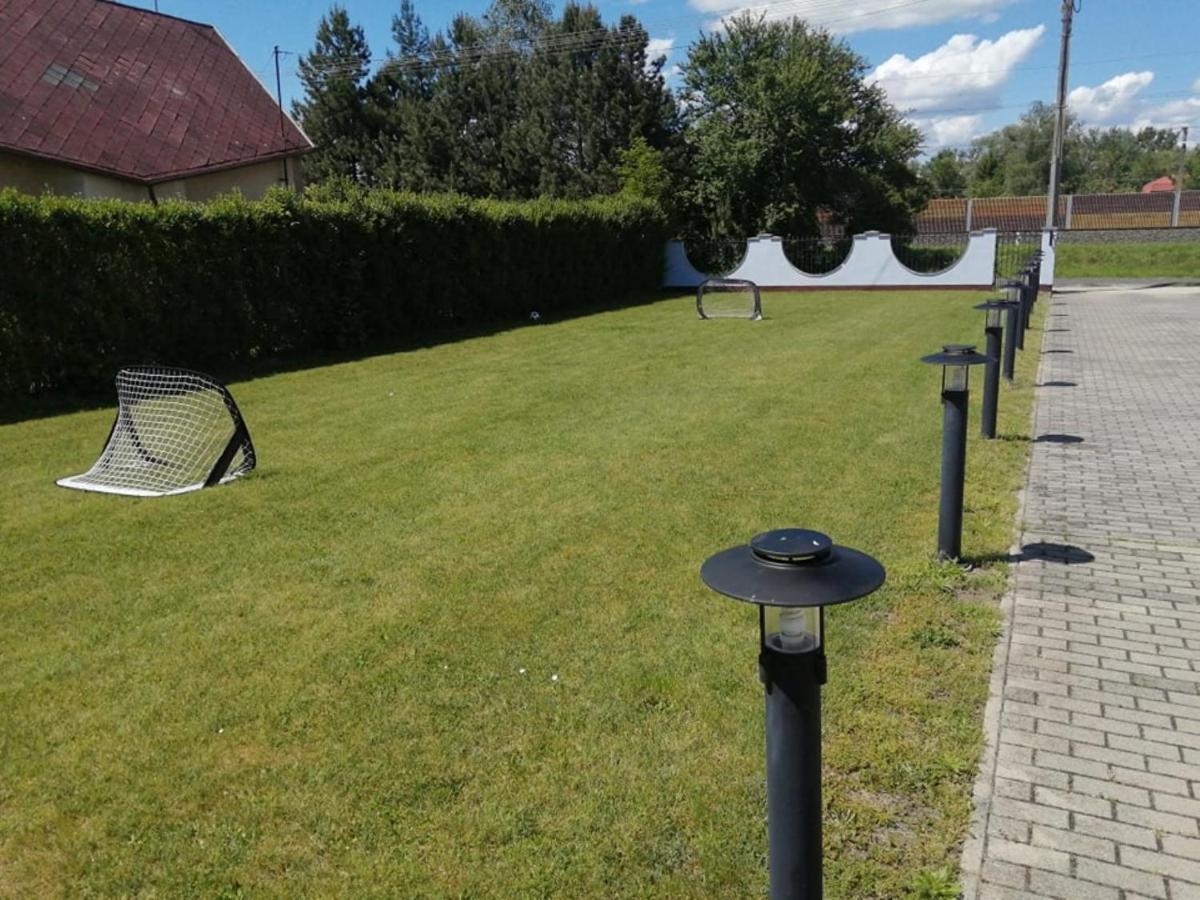 Schoenes Ferienhaus Mit Grossen Pool 250 M Vom Balaton Balatonmáriafürdő Dış mekan fotoğraf